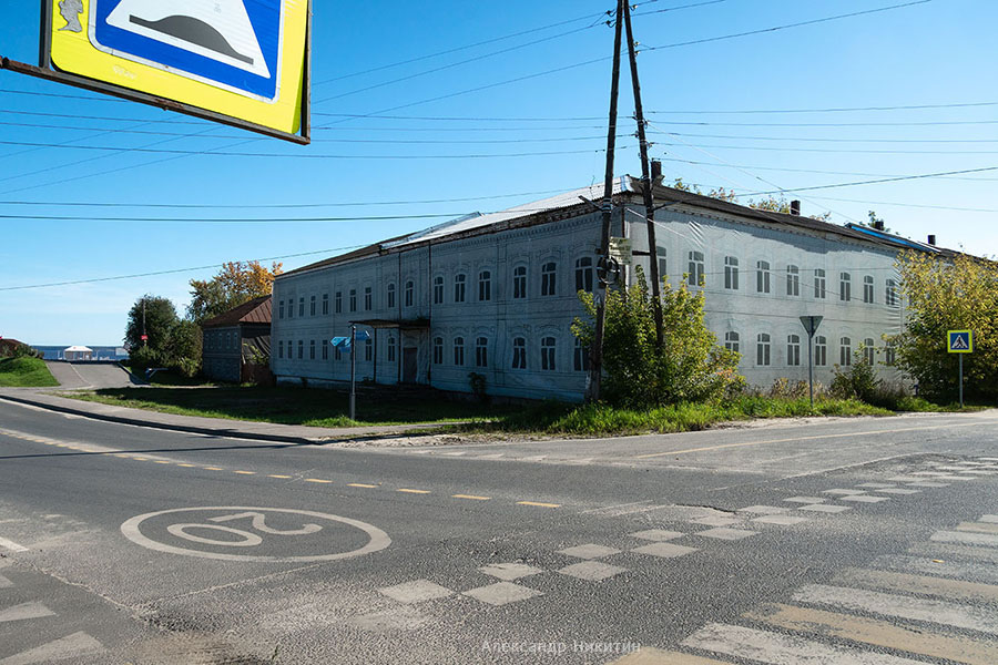 Дом с фальшфасадом в Юрьевце Юрьевец, заброшка